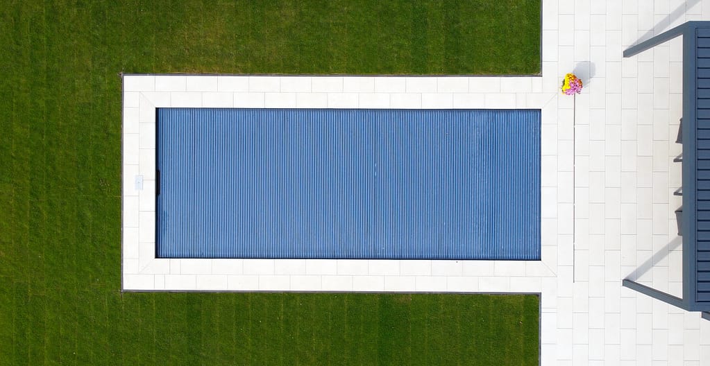 Poolbau Abdeckung zu MassivPool Ganzjahresnutzung Isostonesteinen 365 Tage Baden