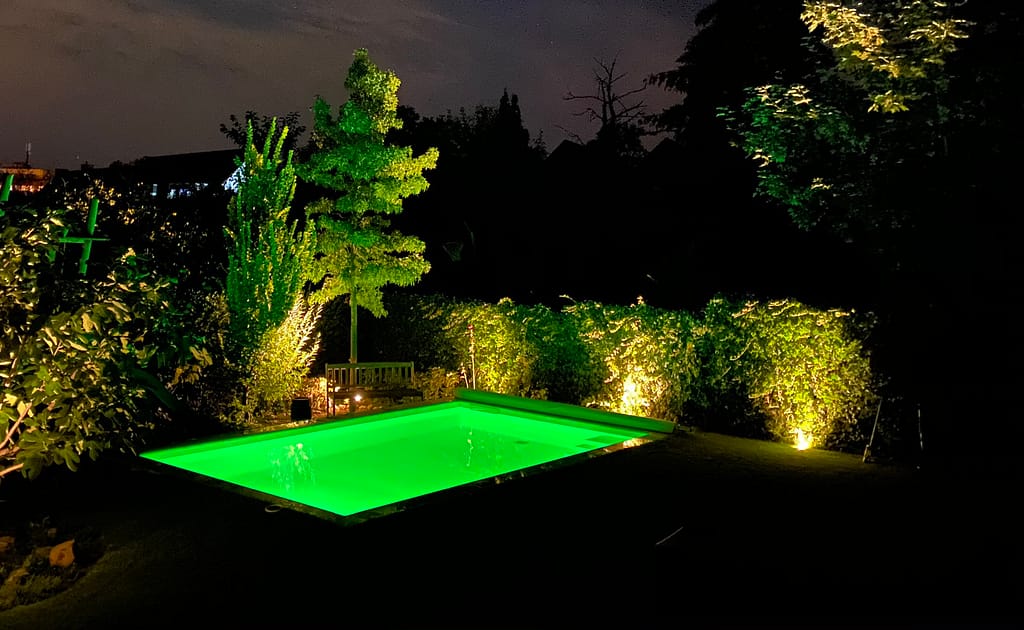Pool Beleuchtung 2 Pool Beleuchtung 2 Familienpool