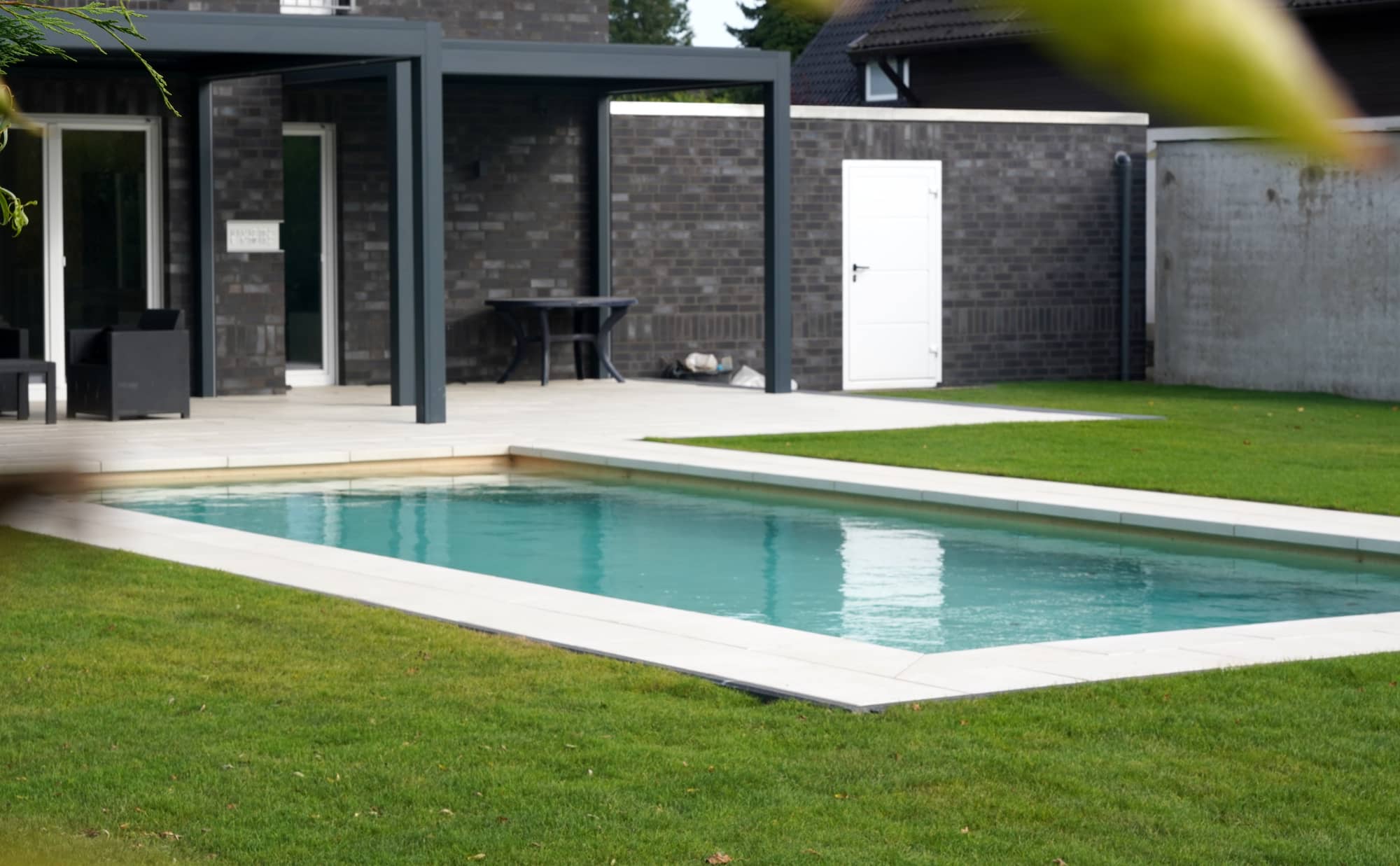 Swimmingpool im Garten MassivPool Ganzjahresnutzung Isostonesteinen 365 Tage Baden