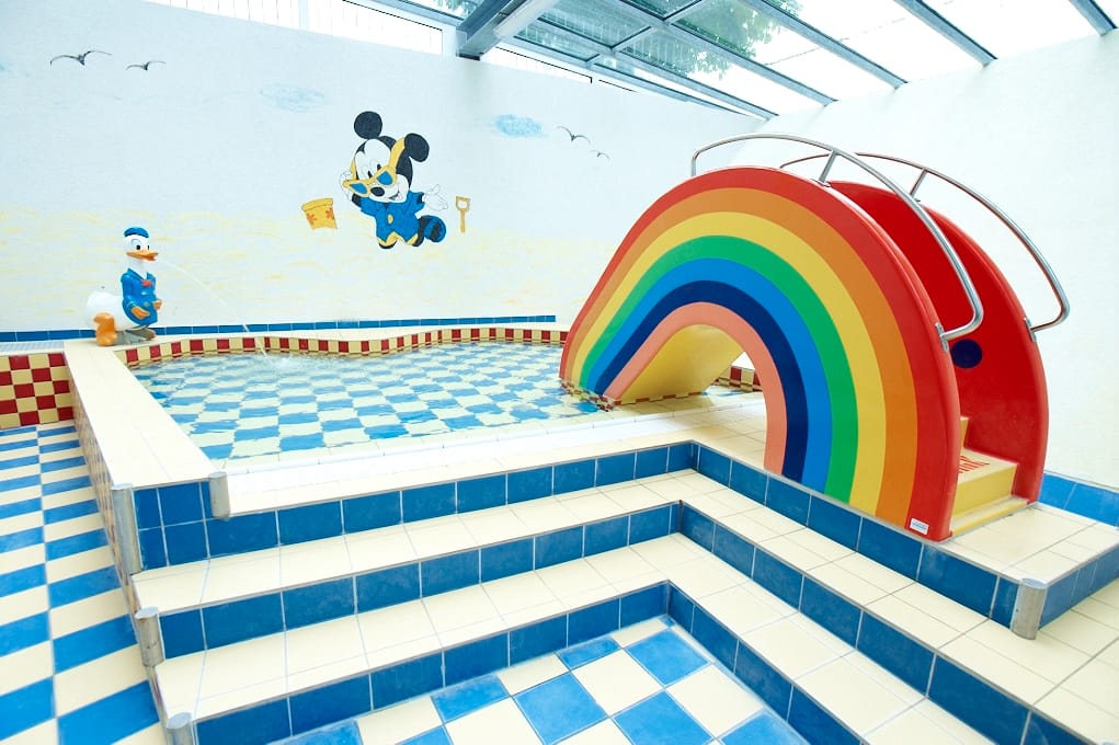 altes Becken und Kinderbecken (1)